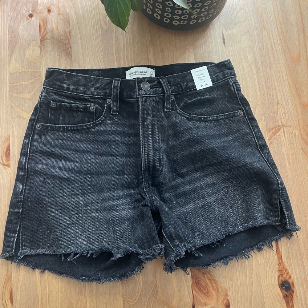 Abercrombie mid rise boyfriend shorts, raw hem